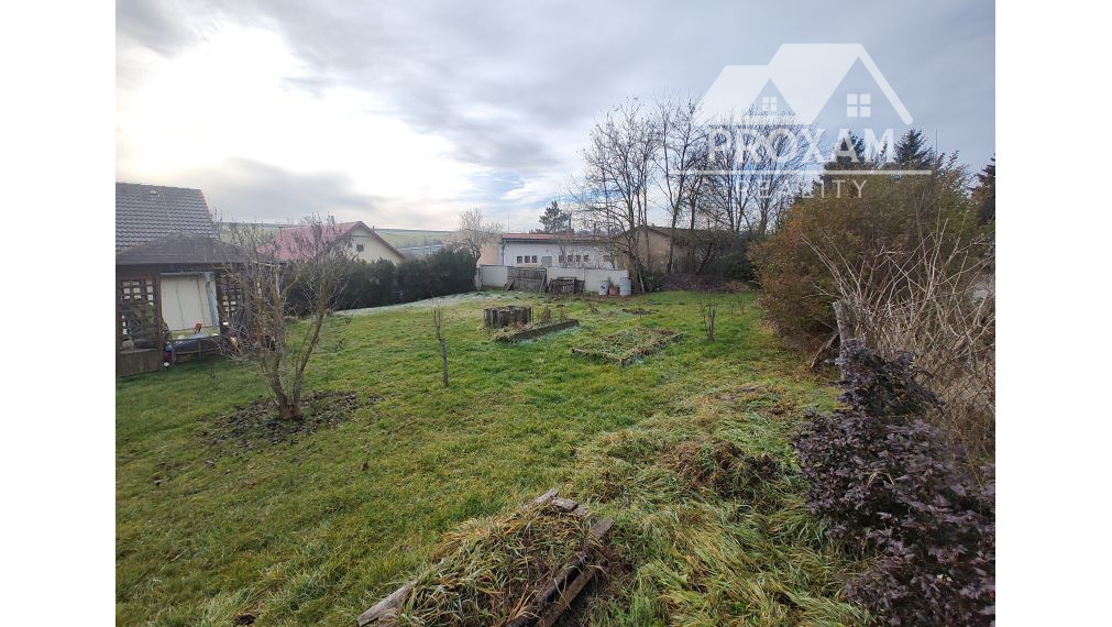 Na predaj dva rodinné domy s rozsiahlym pozemkom