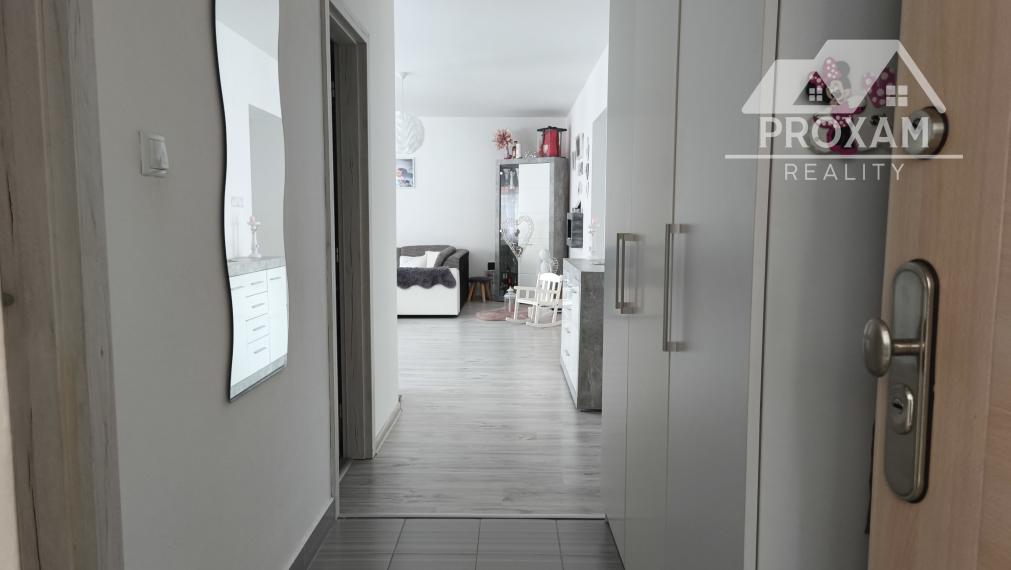 Jedinečný 4- izbový byt s výmerou 100 m2 - len jeden taký v Lučenci