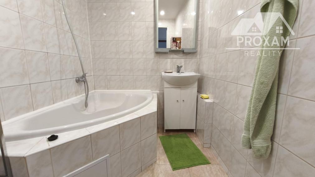 Trojizbový byt po rekonštrukcii!