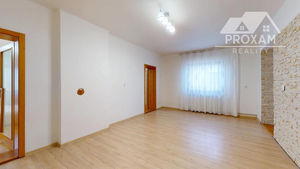 PREDAJ 4- izbový rodinný dom s garážou, záhradou...