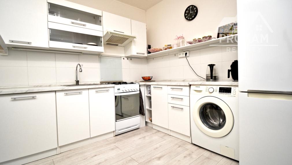 Priestranný 2-izbový byt s 2mi loggiami a výhľadom v Lučenci