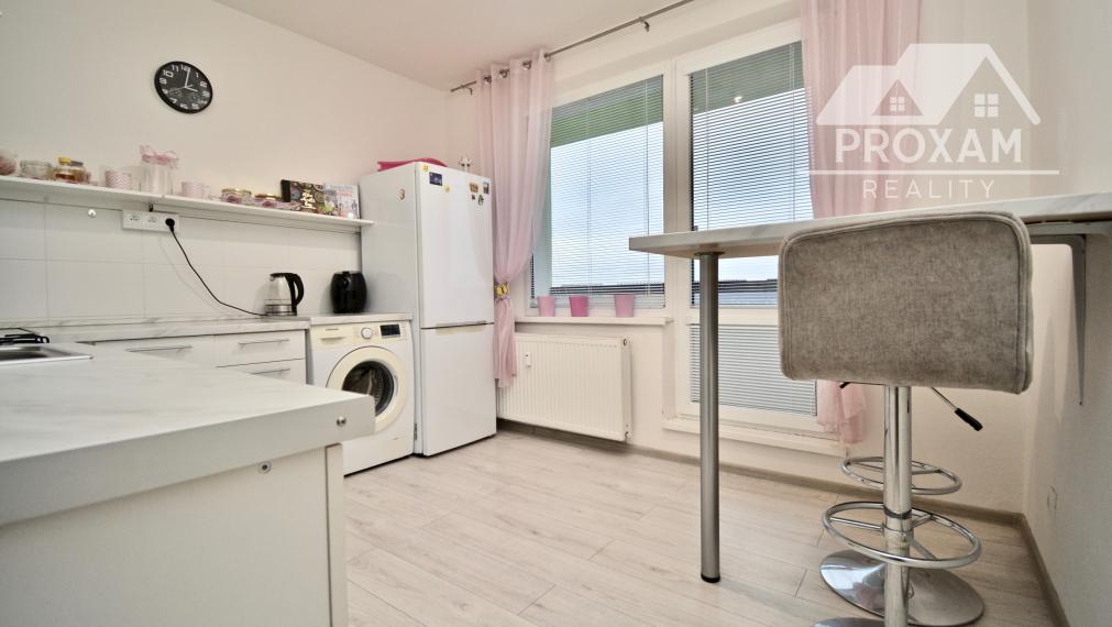 Priestranný 2-izbový byt s 2mi loggiami a výhľadom v Lučenci