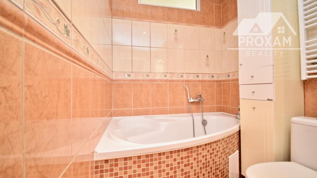 Útulný 3-izbový byt s  loggiou a výhľadom v Lučenci