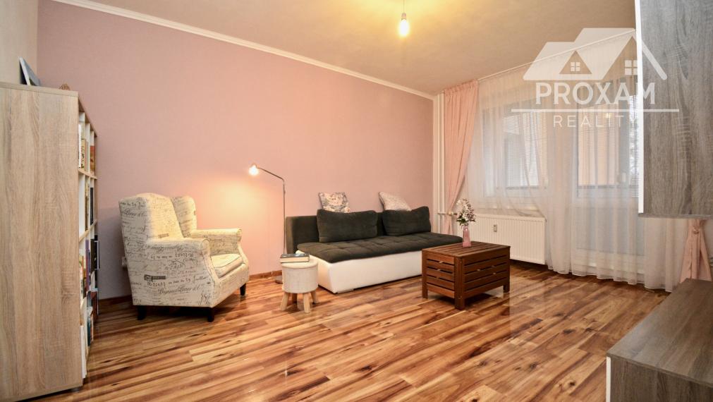 Útulný 3-izbový byt s  loggiou a výhľadom v Lučenci