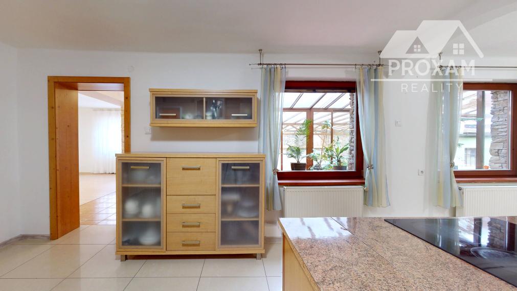 PREDAJ 4- izbový rodinný dom s garážou, záhradou...