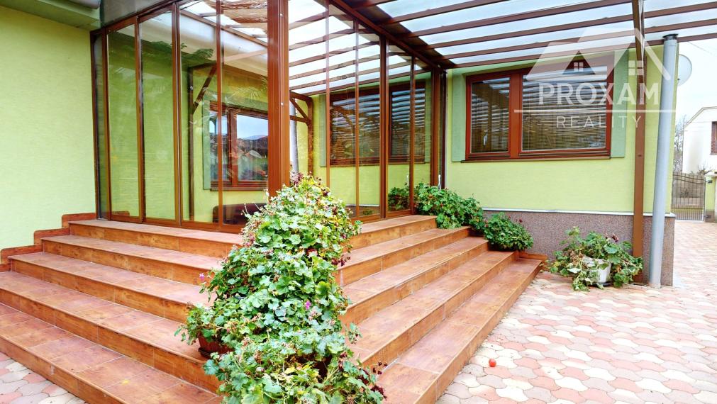 PREDAJ 4- izbový rodinný dom s garážou, záhradou...