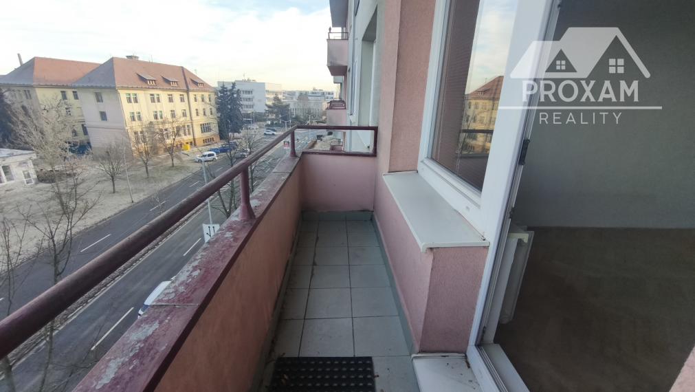 PREDAJ 3,5 izbový byt v centre mesta s potenciálom, ktorý si zamilujete