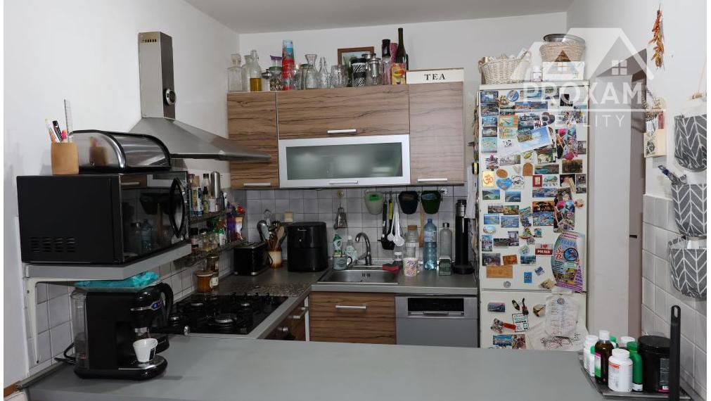 Ponúkame na predaj 2,5-i byt, dispozične upravený na 3-izb.