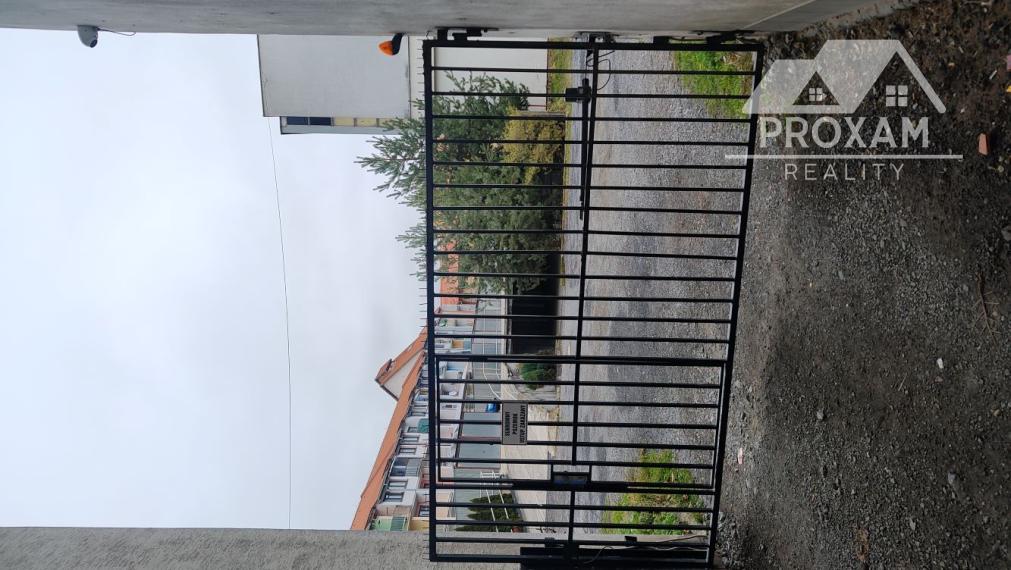 Predaj garáže v centre mesta Lučenec - Uzavretý areál