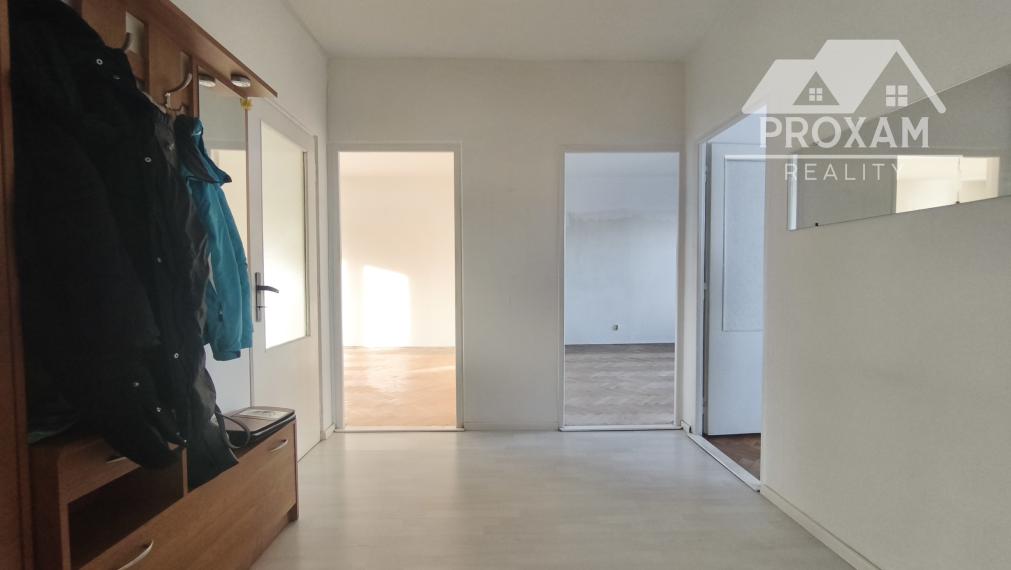 PREDAJ 3,5 izbový byt v centre mesta s potenciálom, ktorý si zamilujete