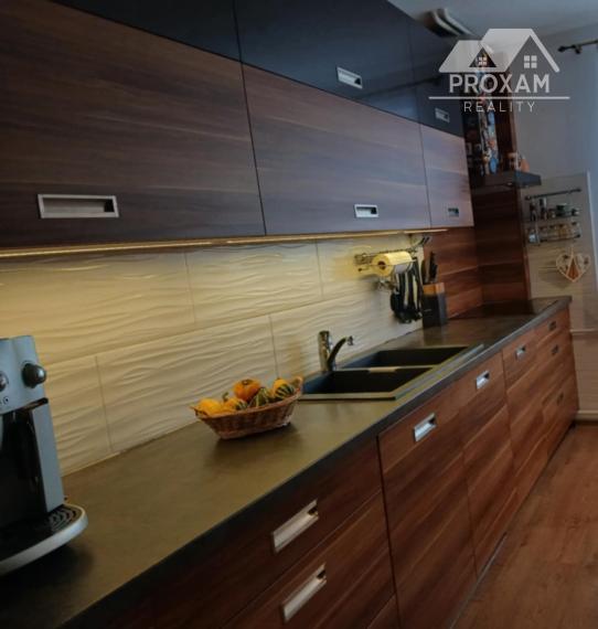 Priestranný, udržiavany rodinný dom v obci Melčice-Lieskové