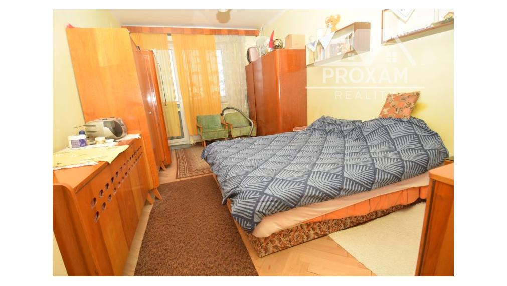 Na predaj dvojizbový byt s balkónom. + garáž