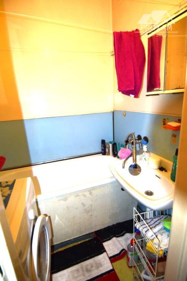 Na predaj dvojizbový byt s balkónom. + garáž