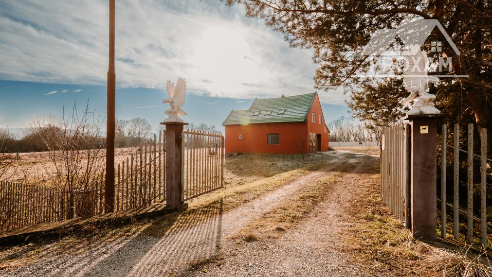 Predaj domu v Lučenci s možnosťou podnikania. Znížená cena.