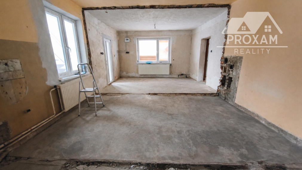 Na predaj rodinný dom, prístavba, garáž pri parku v Lučenci