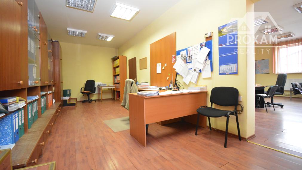 Administratívna budova s rozvojovým potenciálom