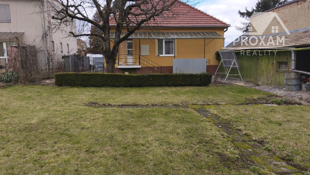 Na predaj prízemný 2-izbový rodinný dom v tichej lokalite