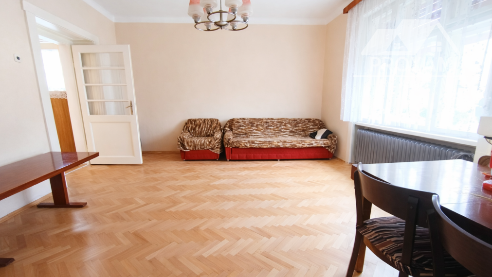 Na predaj prízemný 2-izbový rodinný dom v tichej lokalite