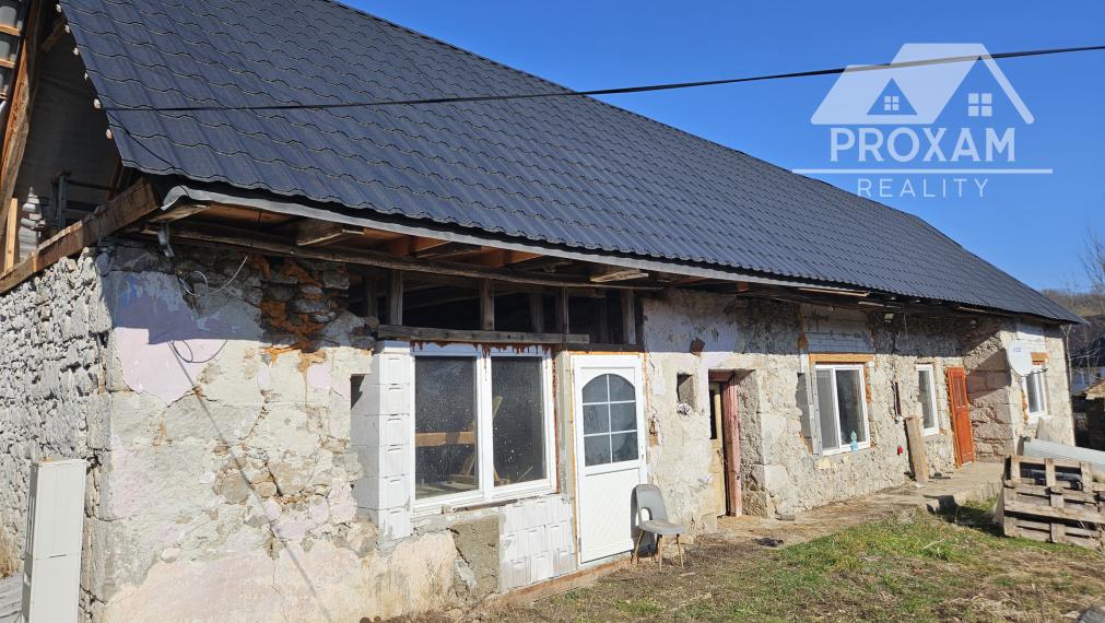 Čiastočne prerobený vidiecky dom/chata vo Veľkom Lome