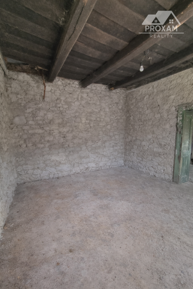 Čiastočne prerobený vidiecky dom/chata vo Veľkom Lome