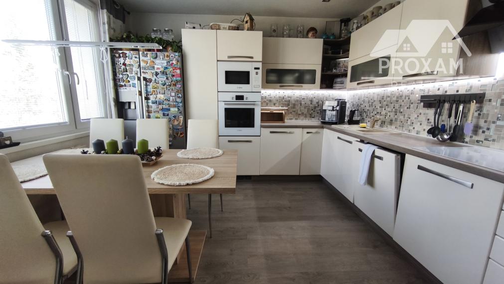 Moderný trojizbový byt s loggiou