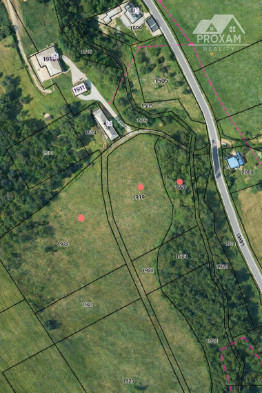 Pozemok na polosamote v lone prírody Červeň