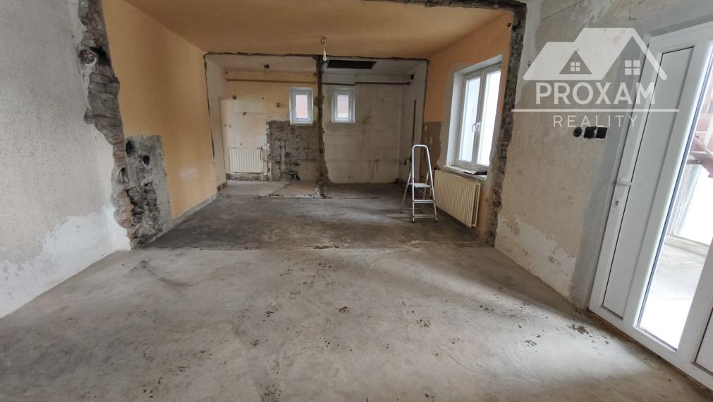 Na predaj rodinný dom, prístavba, garáž pri parku v Lučenci