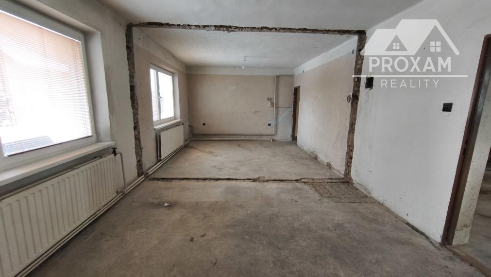 Na predaj rodinný dom, prístavba, garáž pri parku v Lučenci