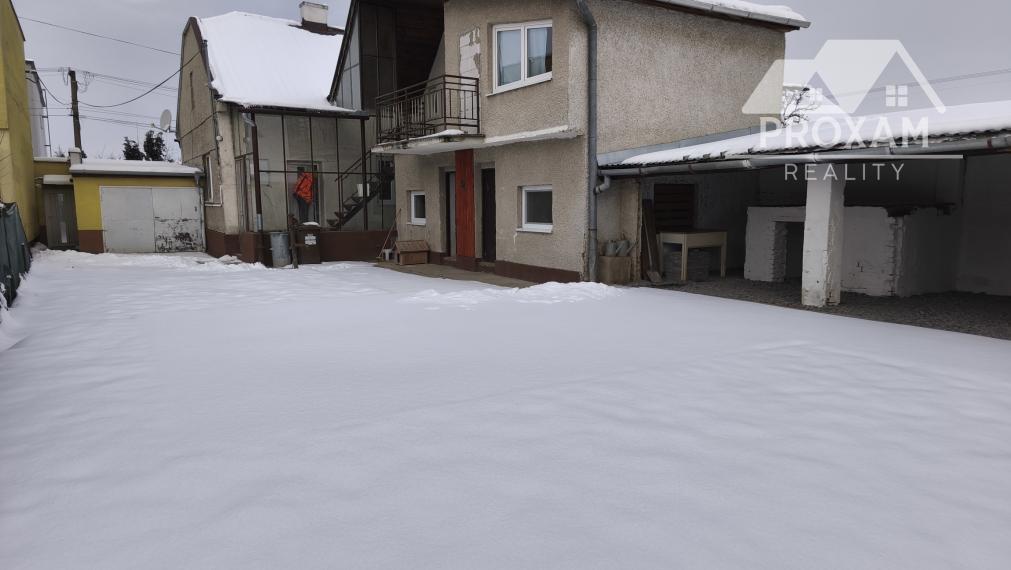 Na predaj rodinný dom, prístavba, garáž pri parku v Lučenci