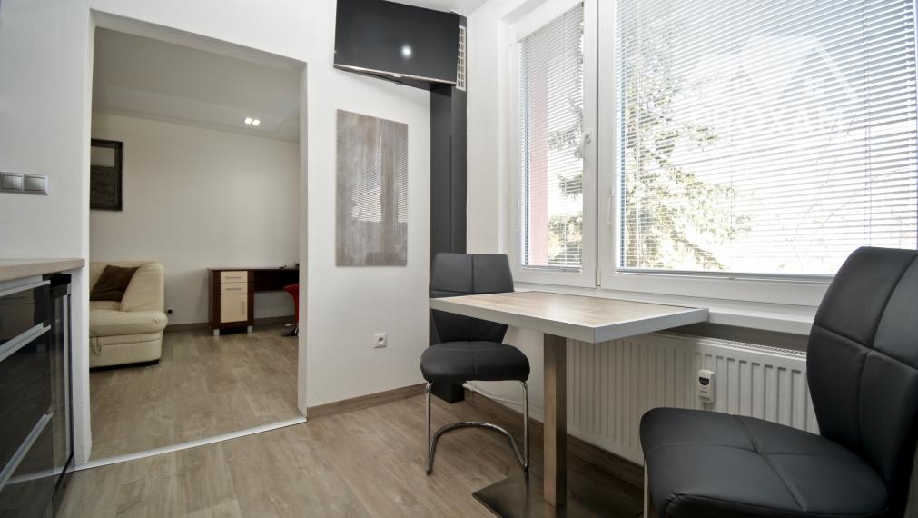 Nadštandardný 2-izbový byt s loggiou – Tulská ulica, Banská Bystrica