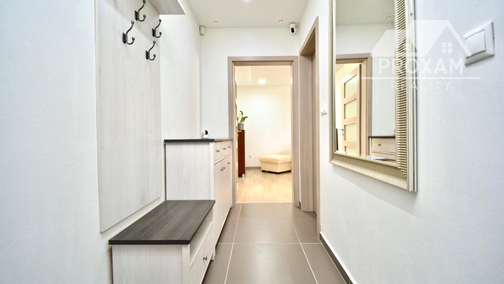 Nadštandardný 2-izbový byt s loggiou – Tulská ulica, Banská Bystrica