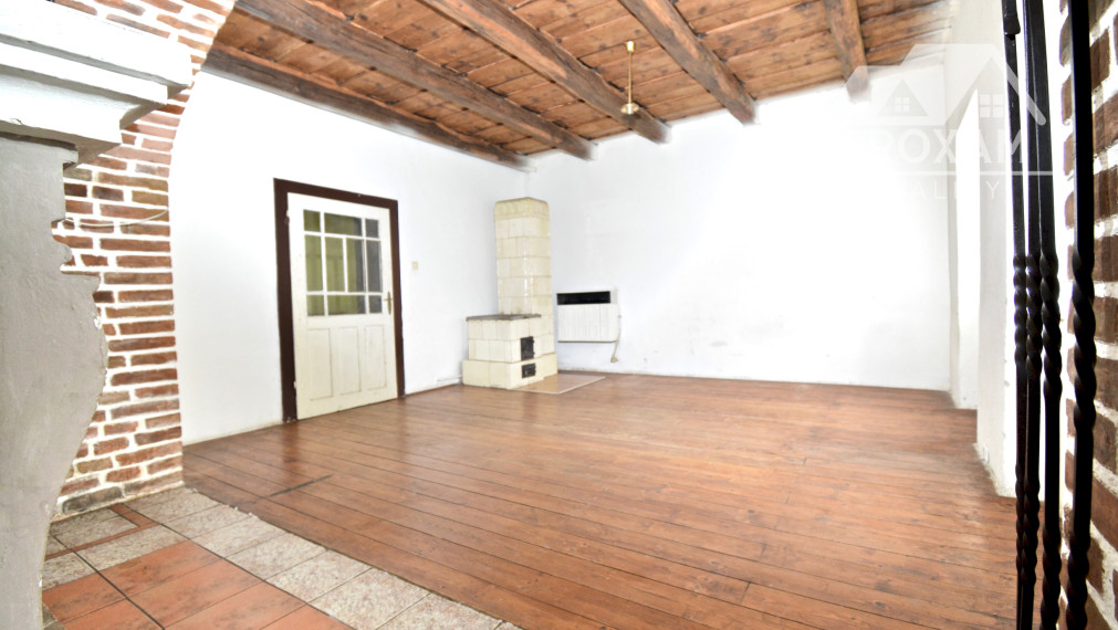 Dom s veľkorysým pozemkom a vlastným ovocným sadom