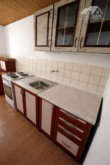 Predaj, väčší pozemok s chatou