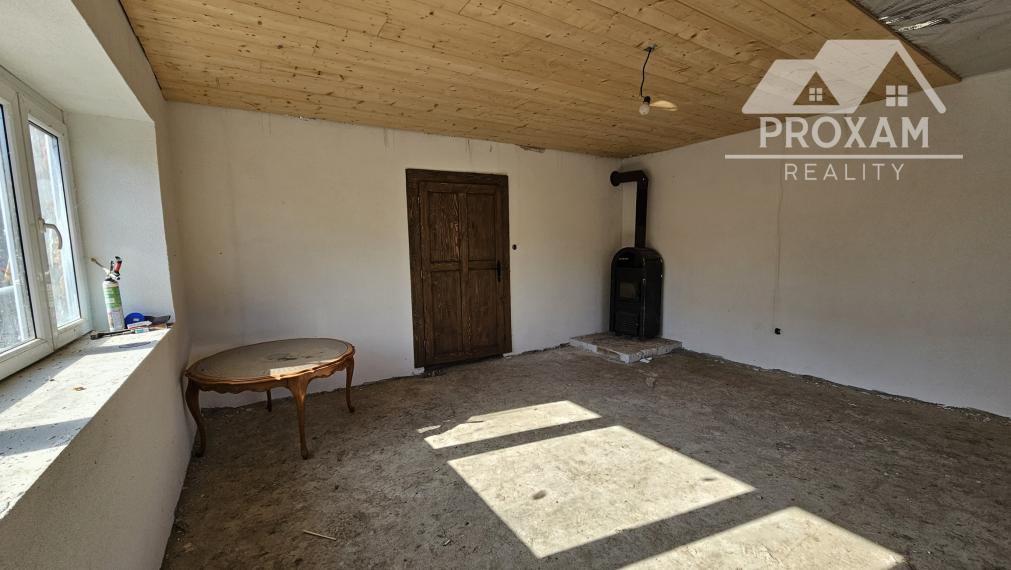 Čiastočne prerobený vidiecky dom/chata vo Veľkom Lome