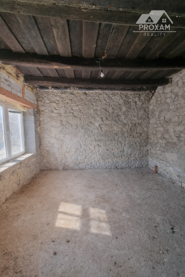 Čiastočne prerobený vidiecky dom/chata vo Veľkom Lome