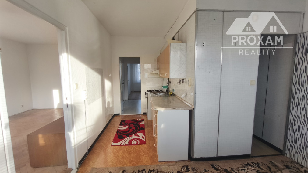 PREDAJ 3,5 izbový byt v centre mesta s potenciálom, ktorý si zamilujete