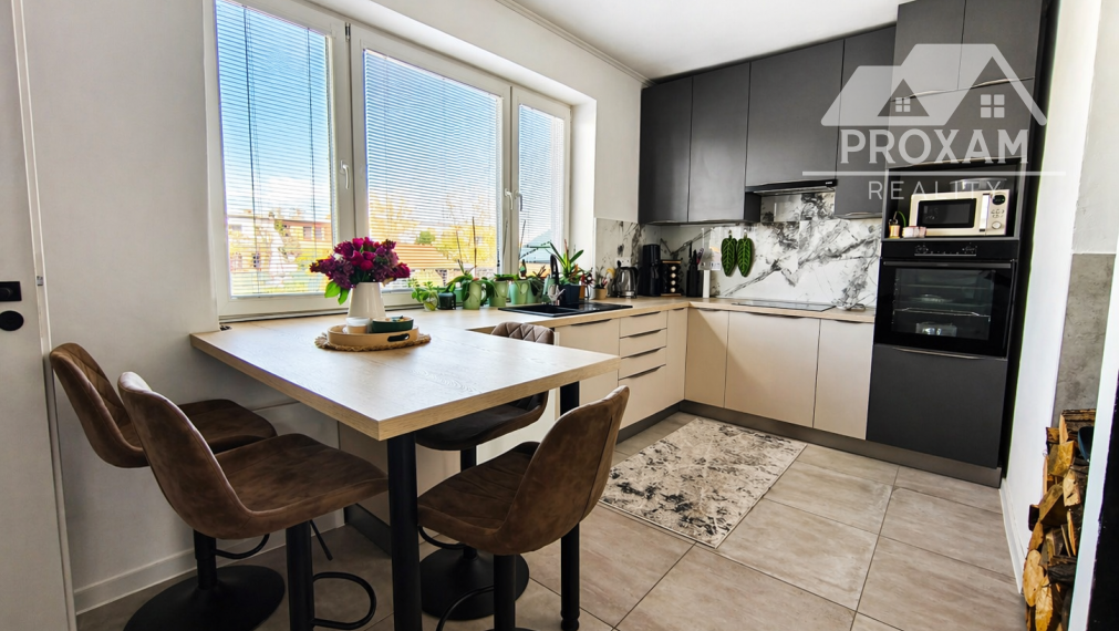 Trojizbový tehlový byt s loggiou, 74 m² – ul. J. Wolkra Lučenec