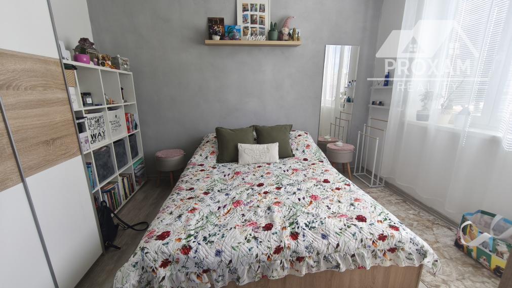 Trojizbový tehlový byt s loggiou, 74 m² – ul. J. Wolkra Lučenec