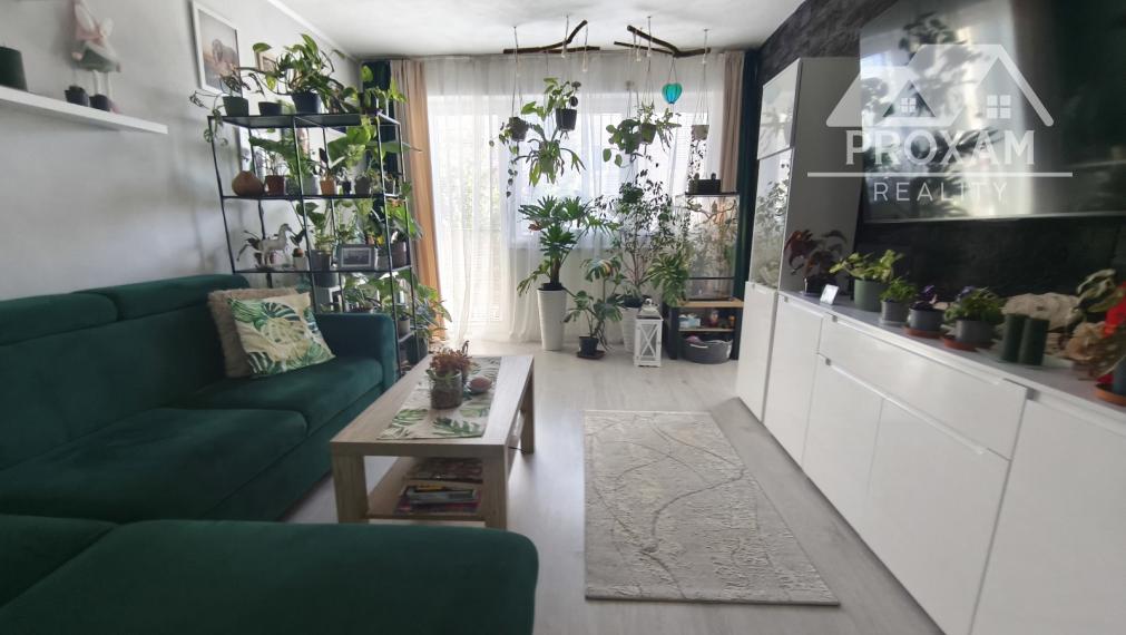 Trojizbový tehlový byt s loggiou, 74 m² – ul. J. Wolkra Lučenec