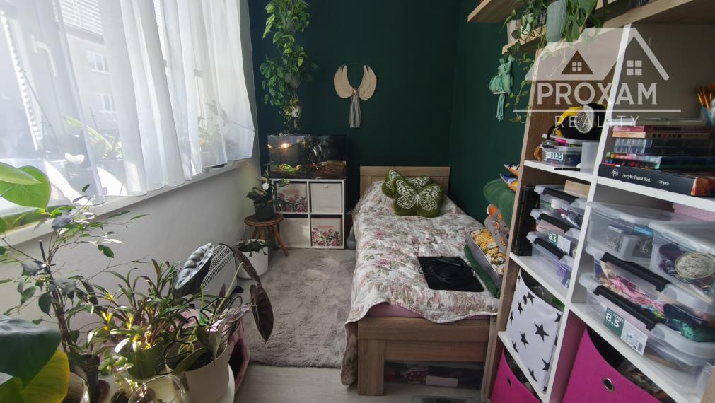 Trojizbový tehlový byt s loggiou, 74 m² – ul. J. Wolkra Lučenec