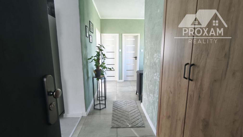 Trojizbový tehlový byt s loggiou, 74 m² – ul. J. Wolkra Lučenec