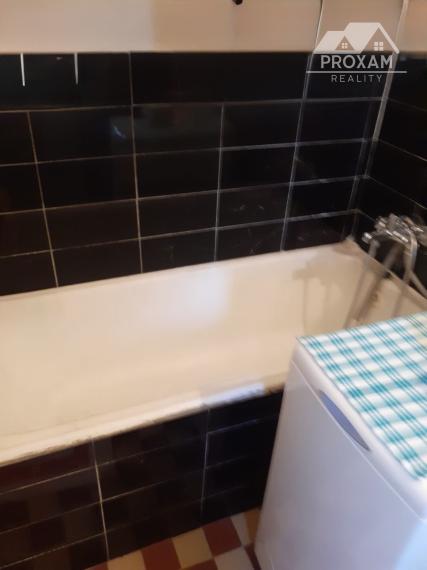 Ponúkame na predaj 2-izbový byt o výmere 65 m² v obci Tlmače (okres Levice).