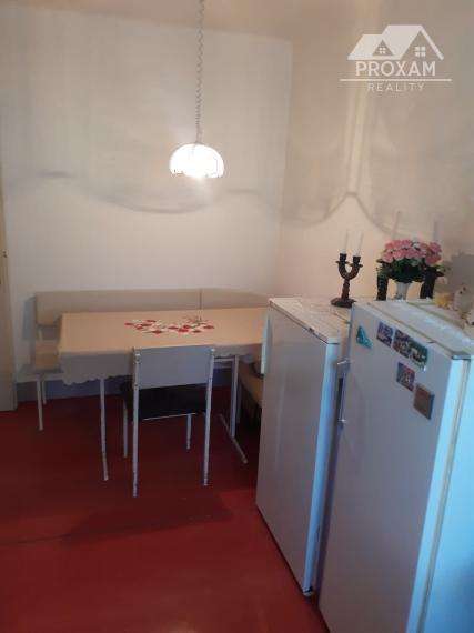 Ponúkame na predaj 2-izbový byt o výmere 65 m² v obci Tlmače (okres Levice).