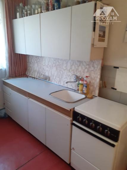 Ponúkame na predaj 2-izbový byt o výmere 65 m² v obci Tlmače (okres Levice).