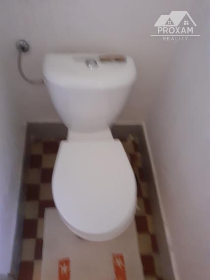 Ponúkame na predaj 2-izbový byt o výmere 65 m² v obci Tlmače (okres Levice).