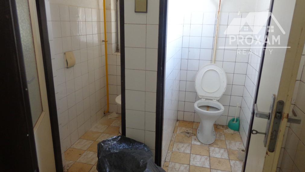 Znížená cena. Predaj rodinného domu a komplex budov v Lučenci časť Opatová