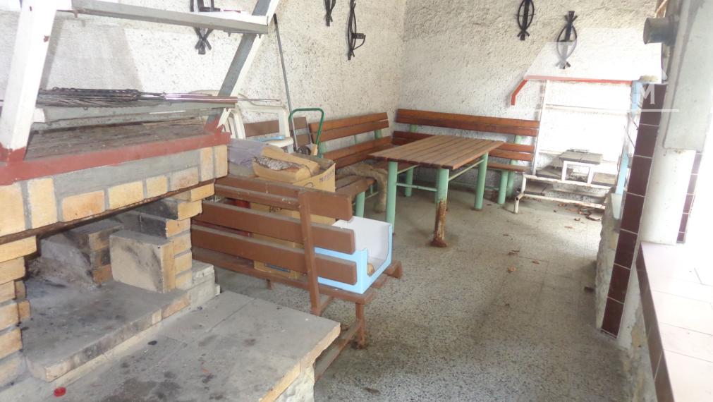 Znížená cena. Predaj rodinného domu a komplex budov v Lučenci časť Opatová
