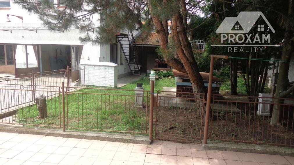 Znížená cena. Predaj rodinného domu a komplex budov v Lučenci časť Opatová