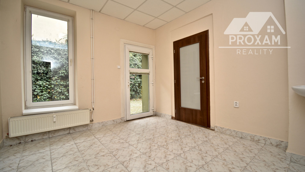 Prenájom obchodných priestoriv v centre Lučenca