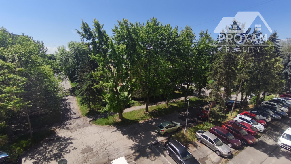 PREDAJ 3,5 izbový byt v centre mesta s potenciálom, ktorý si zamilujete